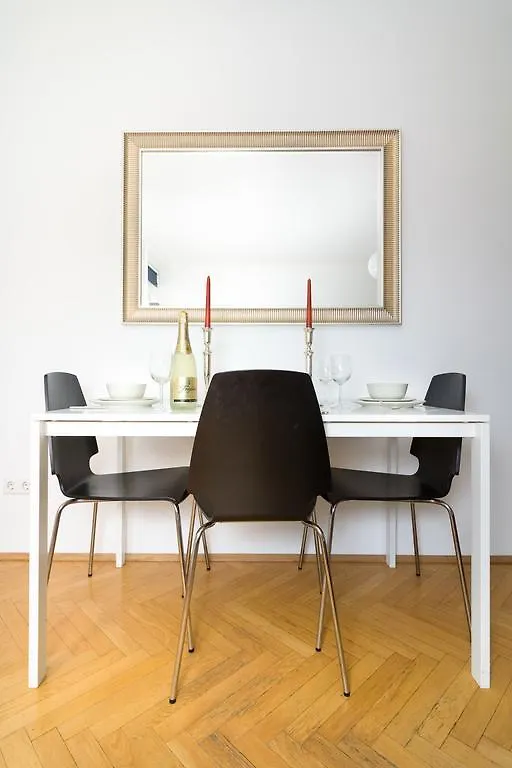 Apartment Central Vienna-Living
